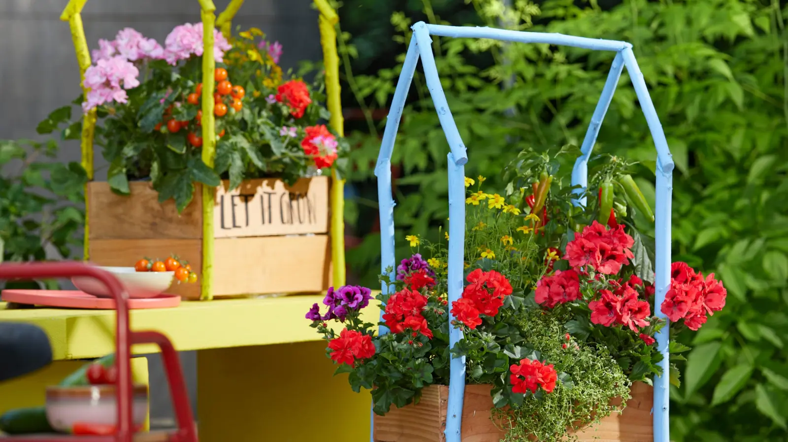 Avez-vous une boîte en bois et des bâtons ? Transformez-le en une jolie maison pour les plantes
