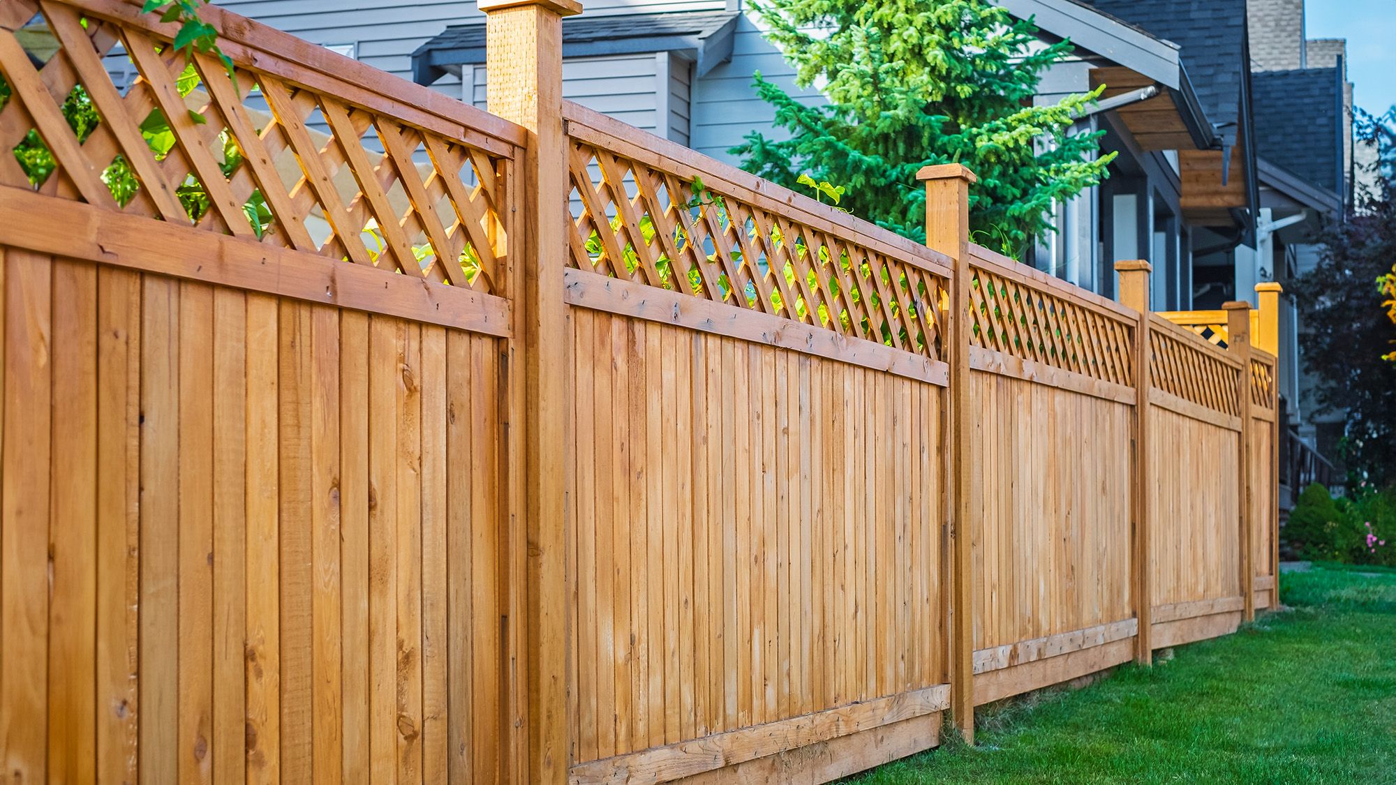 La règle du « Spite Fence » que tout propriétaire devrait connaître