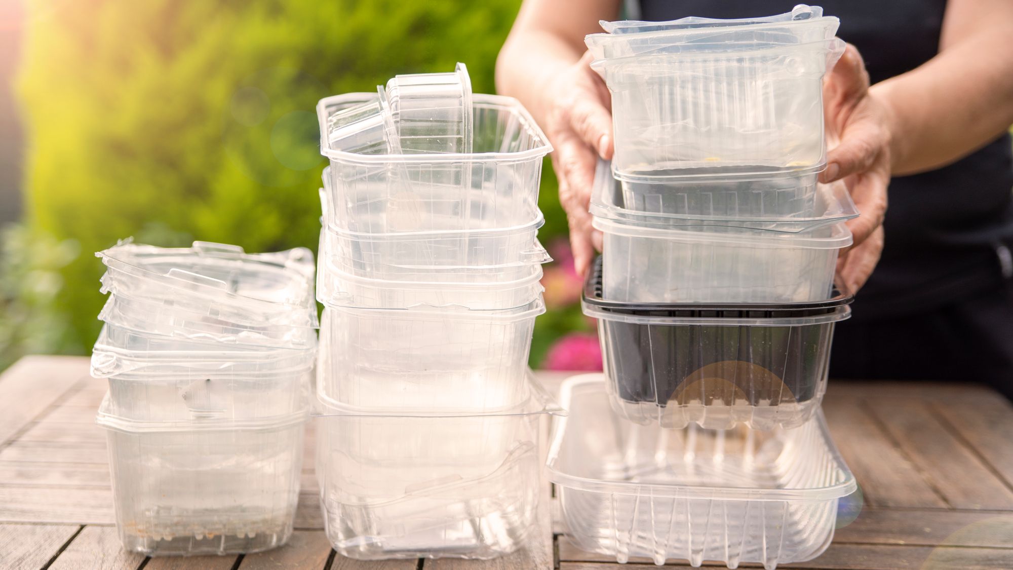 Jardinage bon marché : pourquoi vous devriez conserver les contenants à emporter